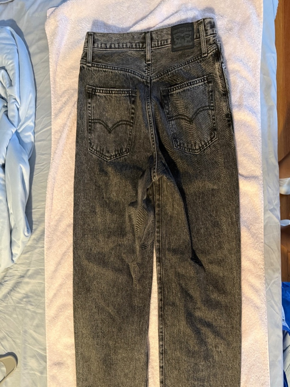 Levi’s ’94 Baggy Jeans Black Stonewash Women’s Size 27 - Picture 2 of 4